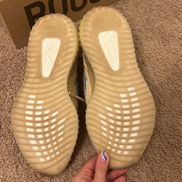 Selling a pair of Rainbow Yeezy sneakers. Size Women’s 10 - Picture 3 of 3